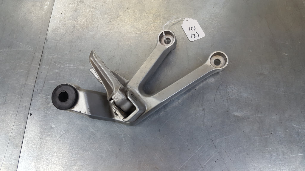 right passenger peg and bracket and exhaust mount 2g sv650/sv1000