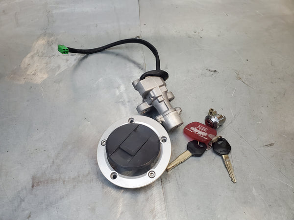 gas cap and ignition switch set w/key, seat lock 2g/3g/sv1000 99-23