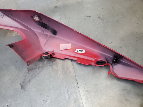 tail fairing left side red good condition YU7 red 2g/sv1000 2003-2009