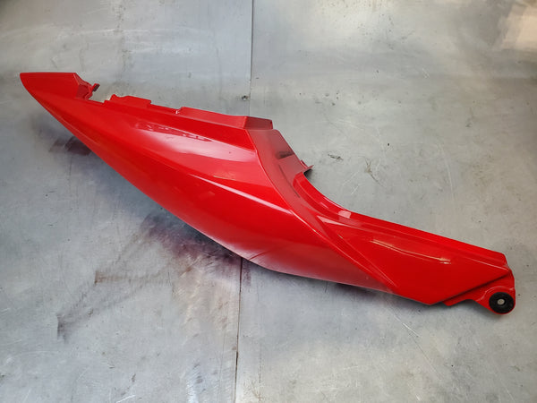 sv tail fairing right side red good condition YU7 red 2g/sv1000 2003-2009