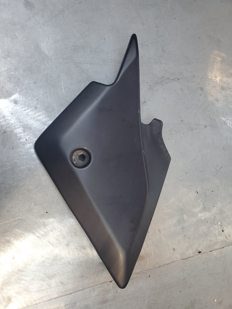 aftermarket side triangle fairing cover RIGHT 2004+ 2g sv650/sv1000