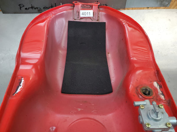 gas tank red and black spraypainted for 1g sv650 99-02