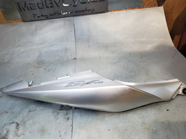 right tail plastic fairing piece 03+ sv650/sv1000 YD8 Silver