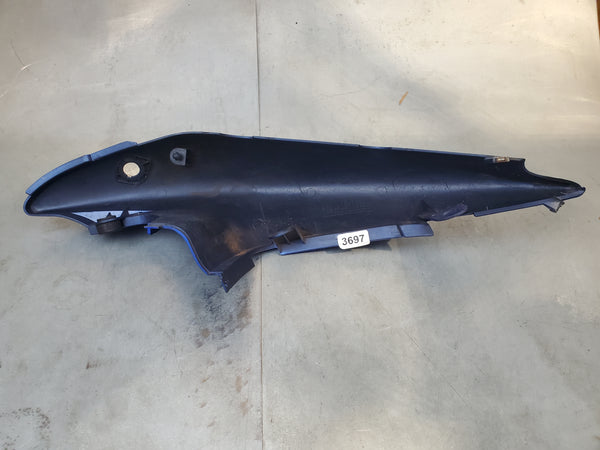 yc2 blue left tail fairing plastic 1g 99-02 sv650