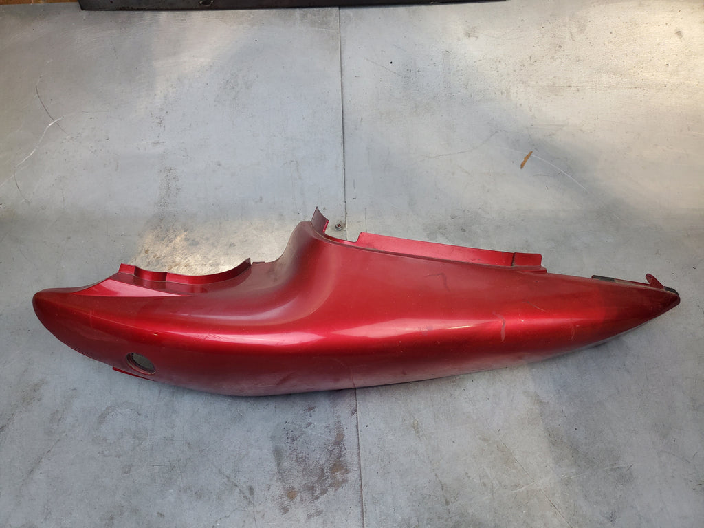19a red left tail fairing plastic 1g 99-02 sv650