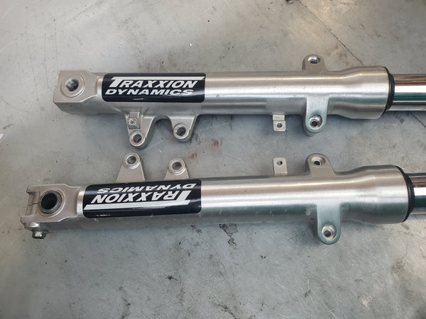 forks with traxxion ak20 cartridges for the 1st gen sv650 99-02