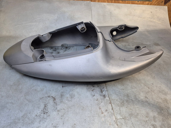 Tail plastics repainted gray 1g 99-02