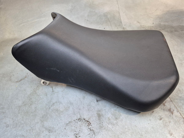 Rider seat good condition 2003 ONLY sv650/sv1000S