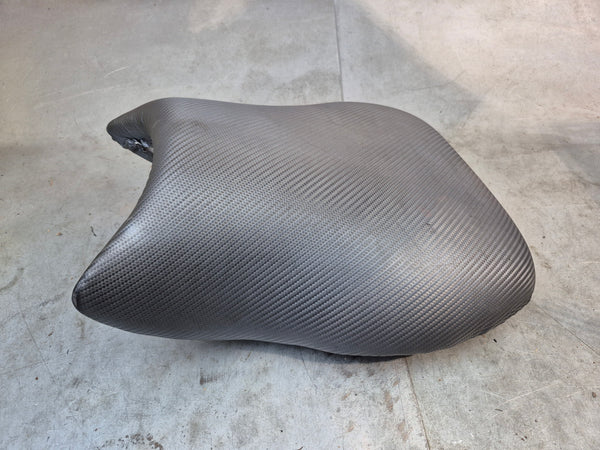 rewrapped Rider seat 1g sv650 99-02