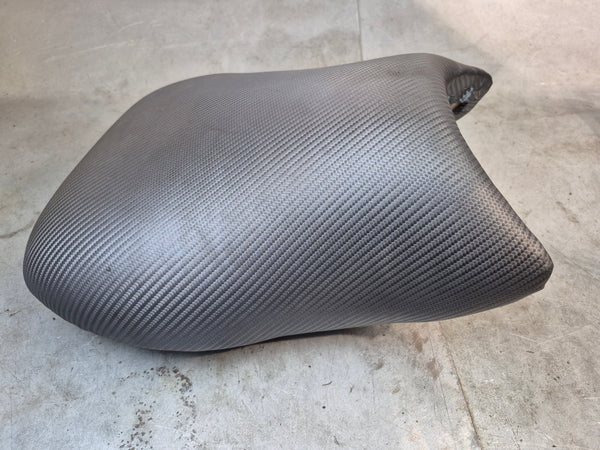 rewrapped Rider seat 1g sv650 99-02