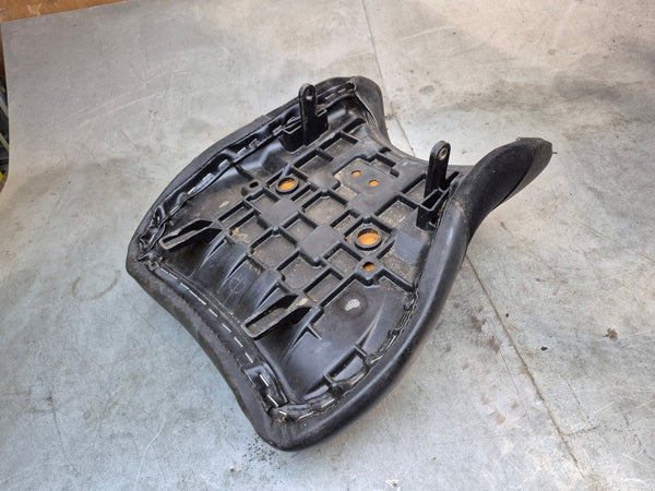 rewrapped Rider seat 1g sv650 99-02