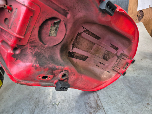 Gas Tank red y7m for 1g sv650 99-02