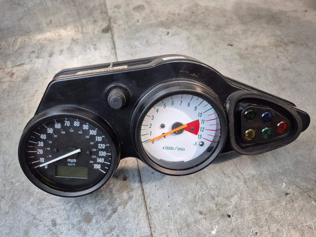 S gauge cluster 4,422 mile  1g sv650S 99-02