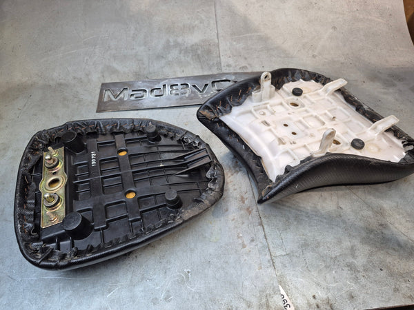 faded Rider and passenger seats 1g sv650 99-02