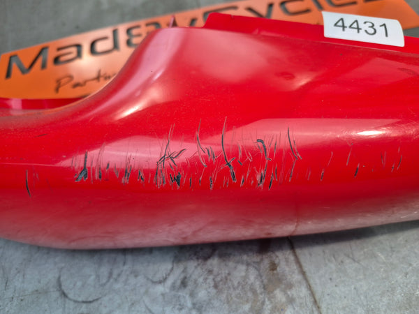 y7m red left tail fairing plastic 1g 99-02 sv650