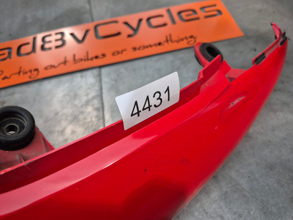y7m red left tail fairing plastic 1g 99-02 sv650
