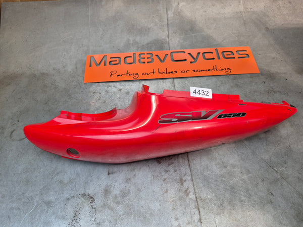 y7m red left tail fairing plastic 1g 99-02 sv650