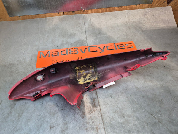 y7m red left tail fairing plastic 1g 99-02 sv650
