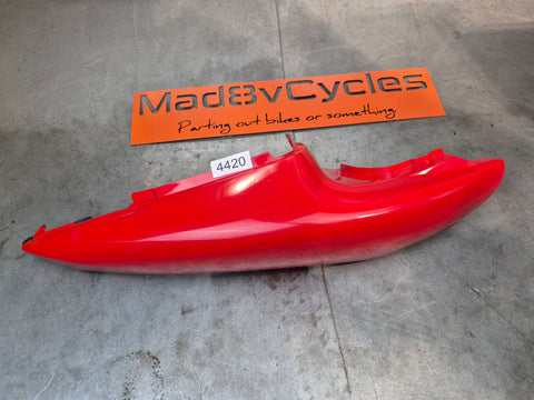 y7m red right tail fairing plastic 1g 99-02 sv650