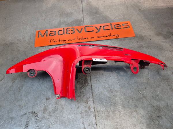 y7m red right tail fairing plastic 1g 99-02 sv650
