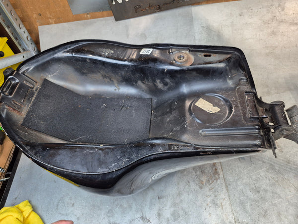 Black y7l gas tank 1g 99-02 sv650