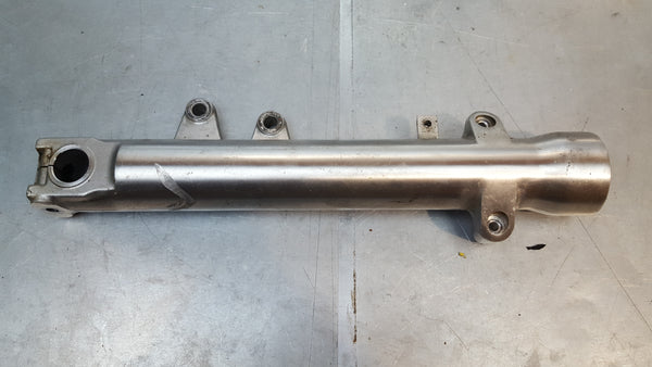 right fork lower 1g sv650 99-02