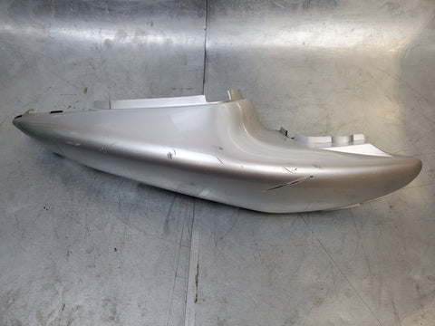 scratched right tail fairing YD8 silver 1g