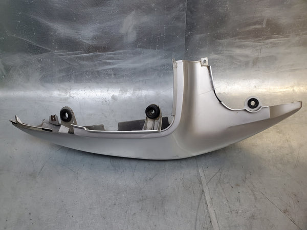 scratched right tail fairing YD8 silver 1g