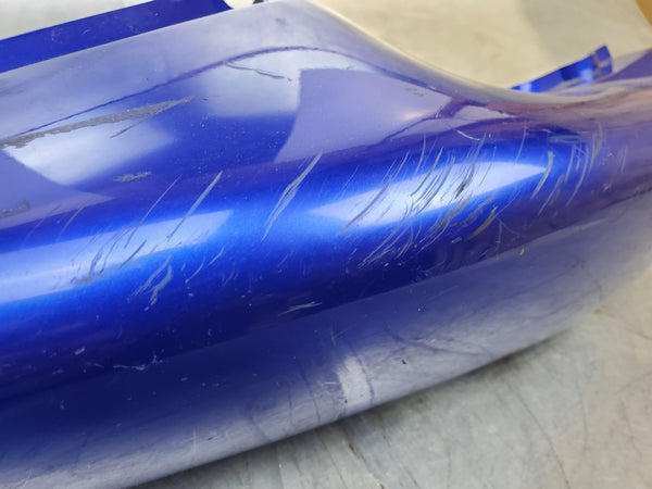 scratched right tail fairing yc2 1g