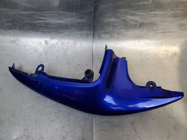 scratched right tail fairing yc2 1g