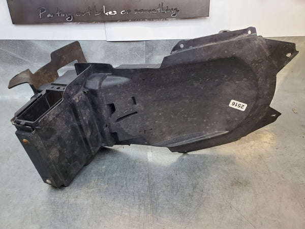 undertail plastic with toolkit area 2g sv650/sv1000 2004+