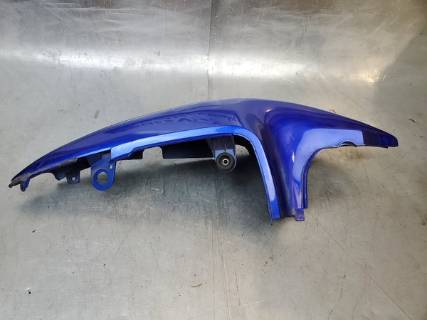 broken tab yc2 blue left tail fairing plastic 1g 99-02 sv650