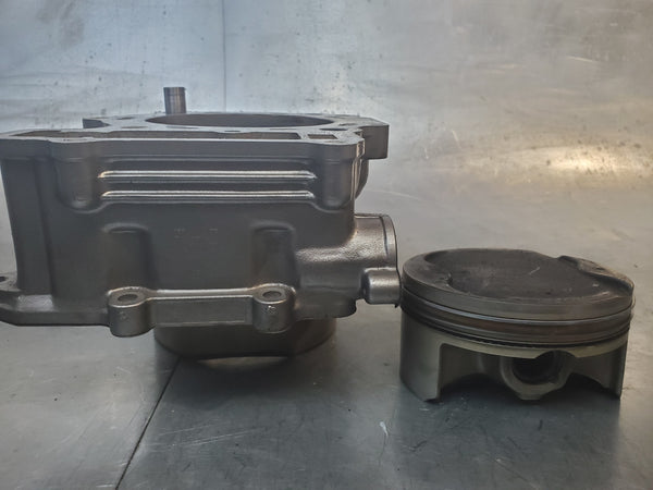 front cylinder and piston sv1000