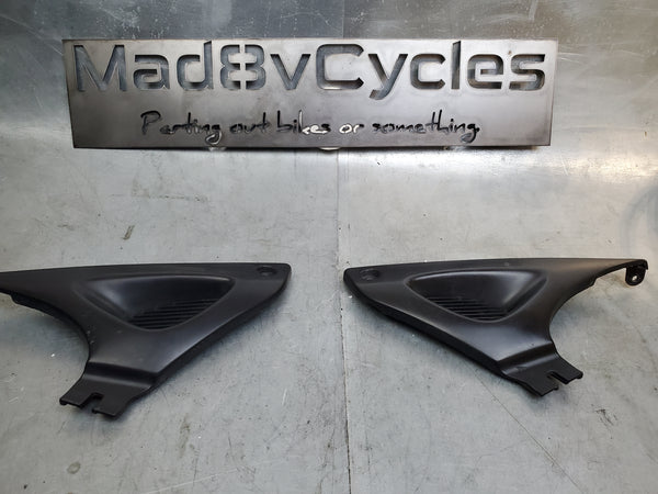 side triangle fairing covers LEFT AND RIGHT 99-02 1g sv650