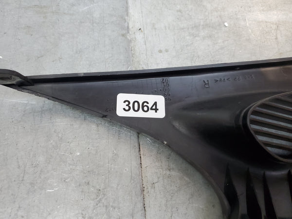 side triangle fairing covers LEFT AND RIGHT 99-02 1g sv650