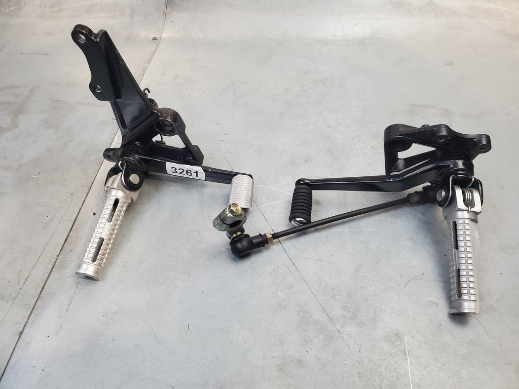 custom 1g rearsets with levers and shift rod 1g sv650 99-02